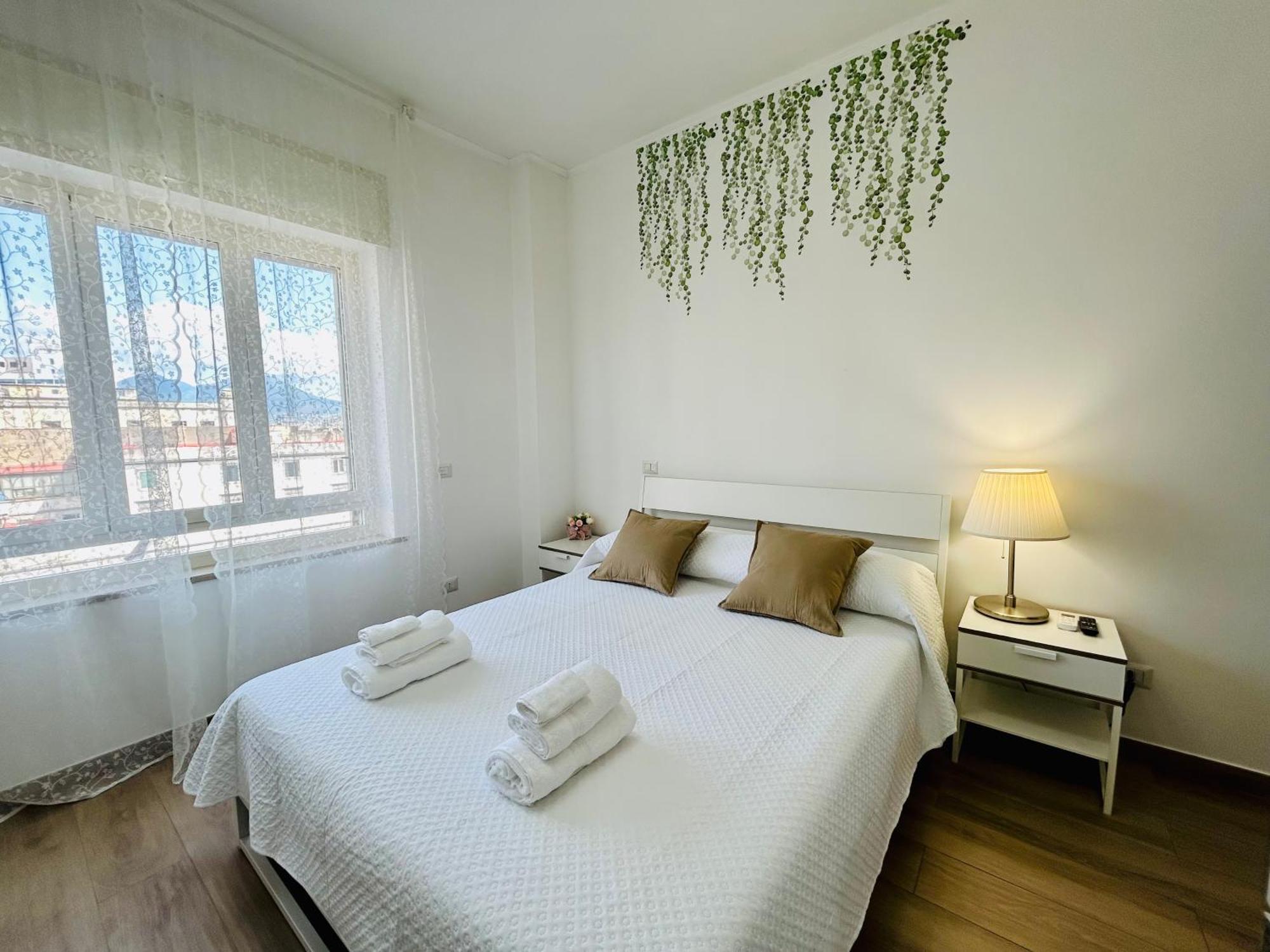 Vivina_081 Hotel Наполи Екстериор снимка